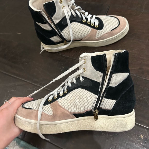 women’s coach shoes - Picture 2 of 3